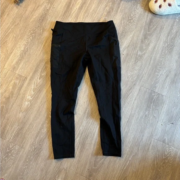 Carhartt Women’s Cargo Leggings - Picture 3 of 4
